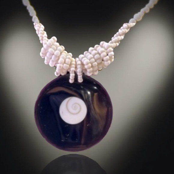 Mother of pearl necklace and seed beads NWOT - Picture 6 of 16